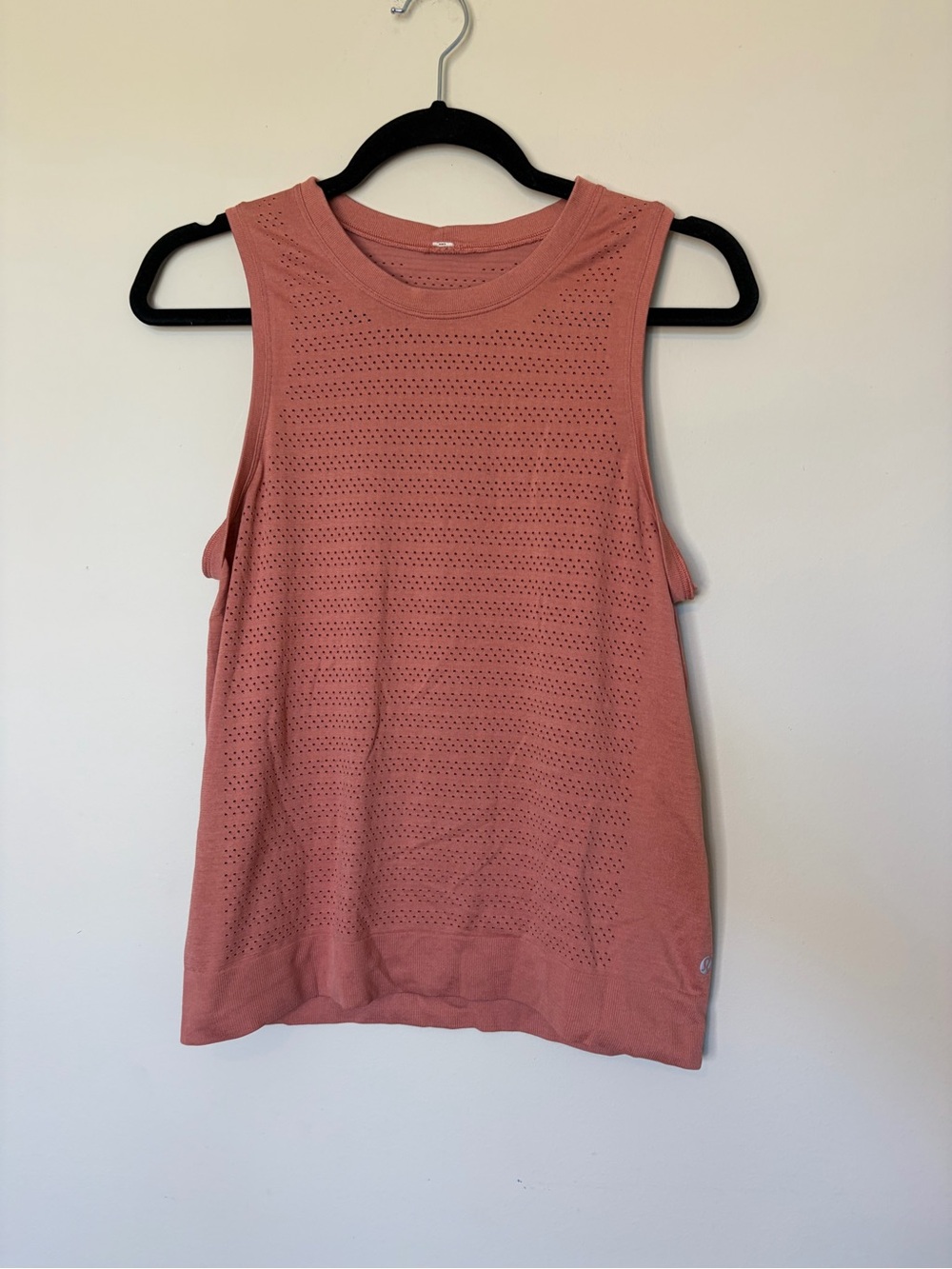 Women’s Lululemon breeze by tank in dusty mauve size 6